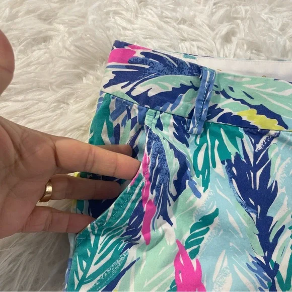 Lilly Pulitzer Jayne Shorts Womens Size 4 Lightweight As A Feather Tropical - Picture 10 of 11